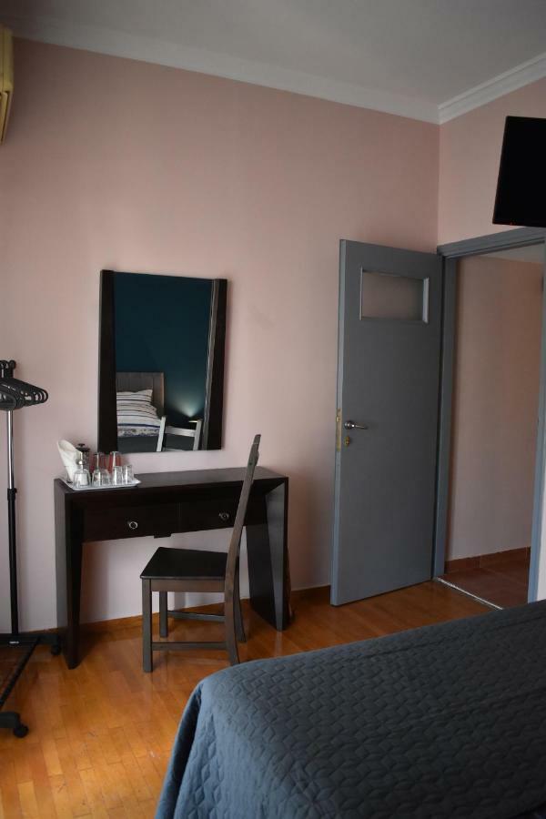 Katzen Room By The Metro Athens Luaran gambar